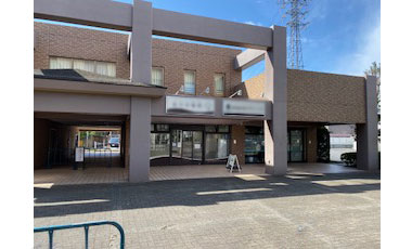 内科の近隣薬局として開設